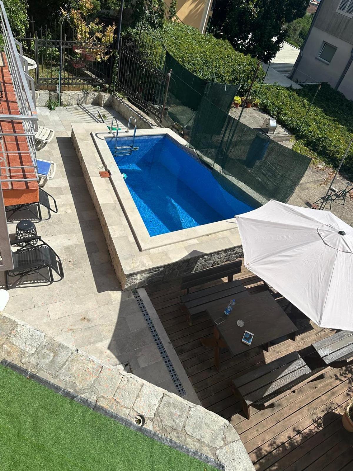 Themis Apart Hotel Котор Екстериор снимка