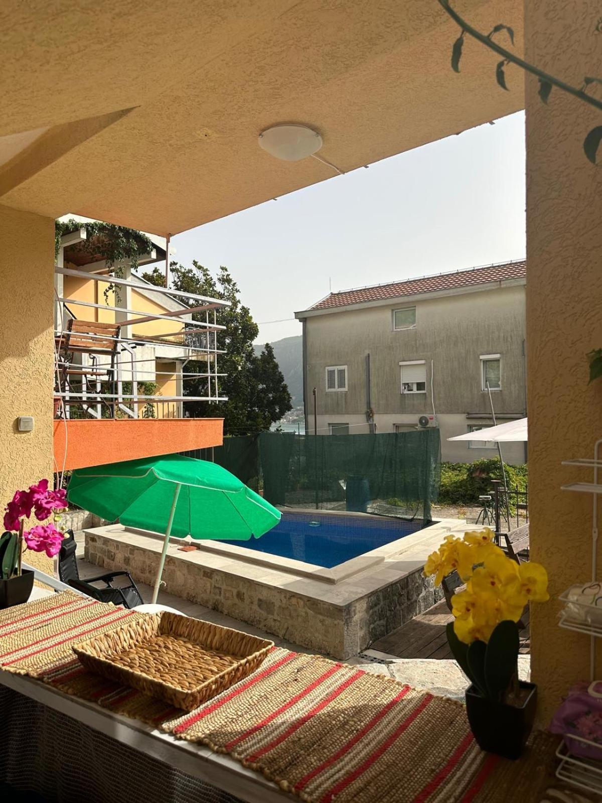Themis Apart Hotel Котор Екстериор снимка