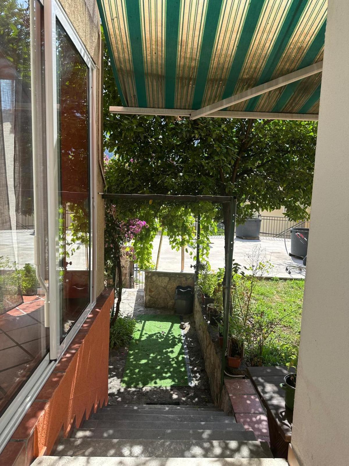 Themis Apart Hotel Котор Екстериор снимка