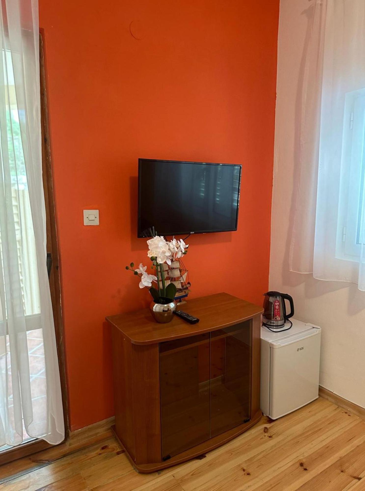 Themis Apart Hotel Котор Екстериор снимка